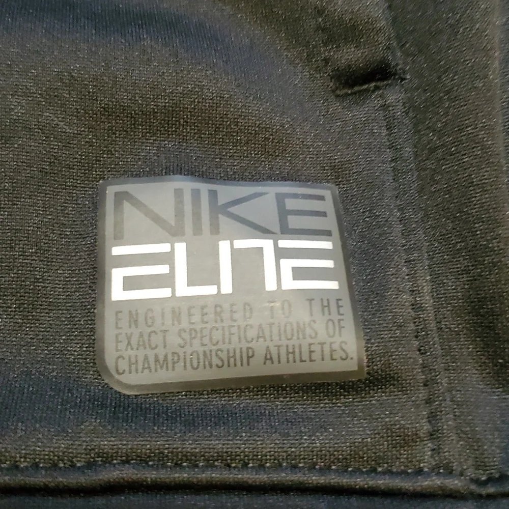 Nike Elite Black Performance Jacket Full Zip Hoodie EUC Never Worn - Picture 2 of 8